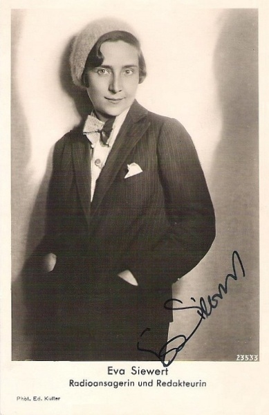 Portrait Eva Siewert mit Unterschrift